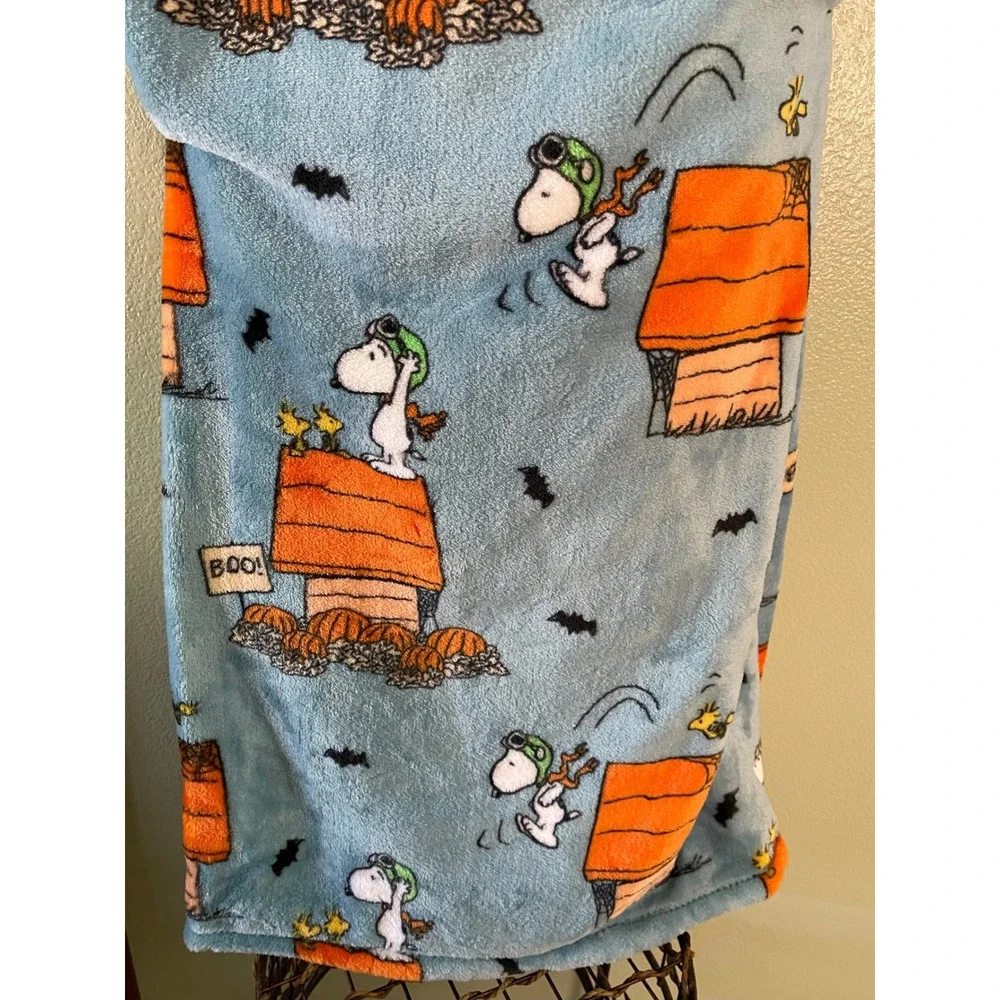 Peanuts Snoopy Velvetloft Blue Throw Blanket Fall Pumpkin Bats  60 in X 70 in
